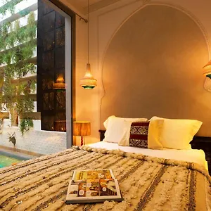 Riad Lumiere